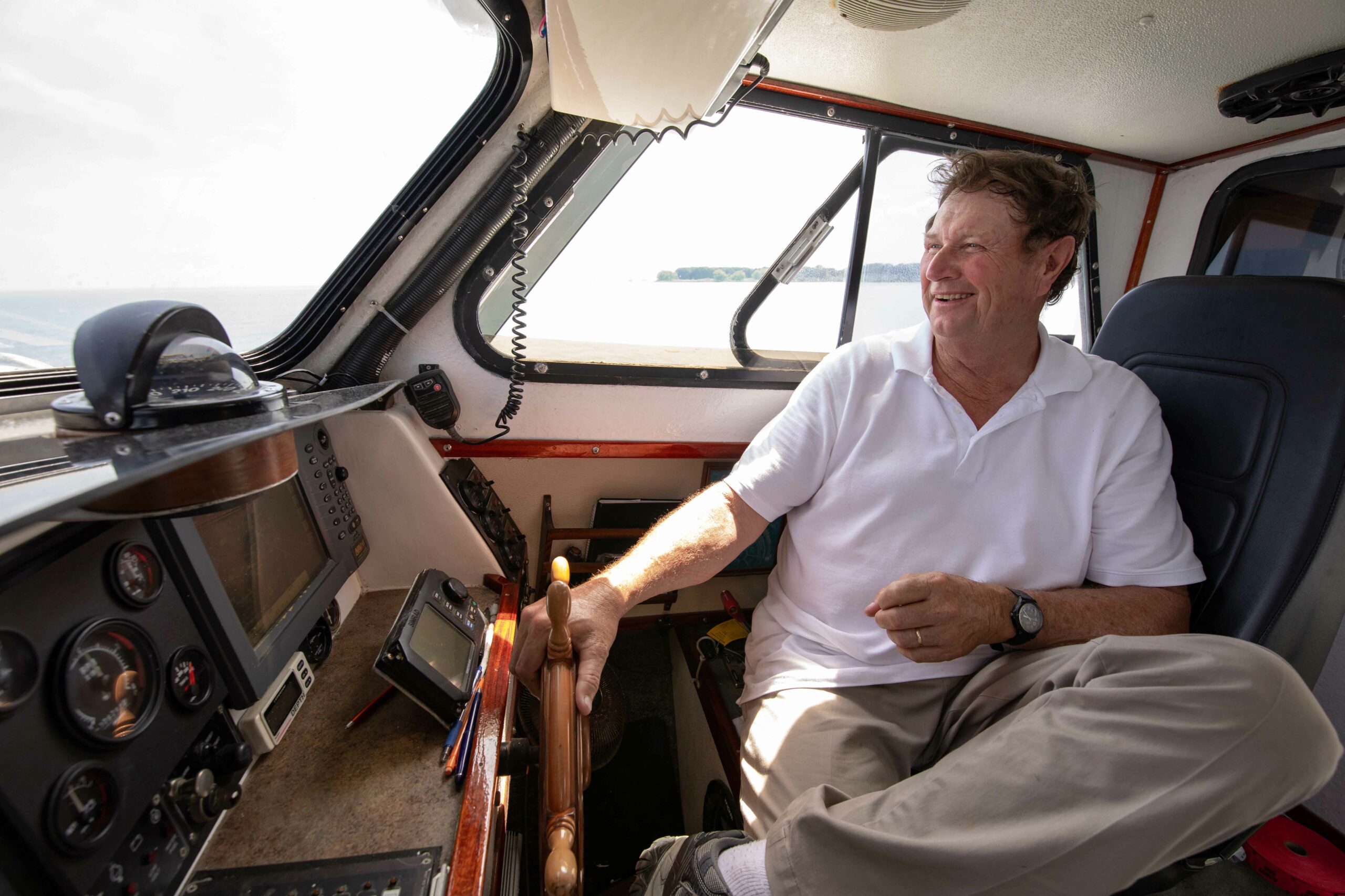 Mark Crockett steering his ferry | VPM COM